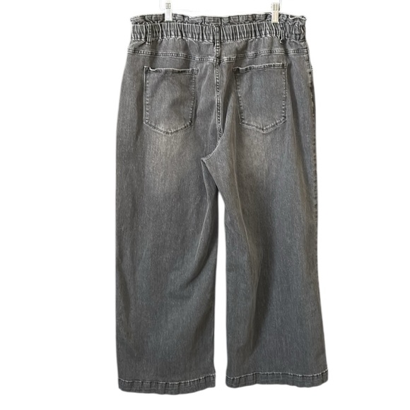 Women's Black High Rise Wide Leg Jeans - Picture 6 of 13